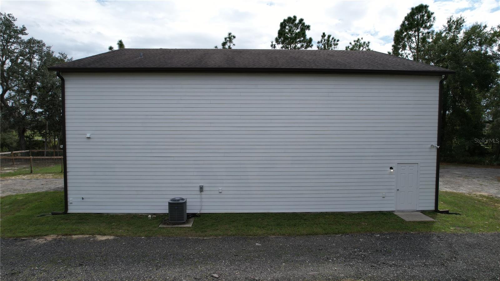 8121 COUNTY ROAD 243B