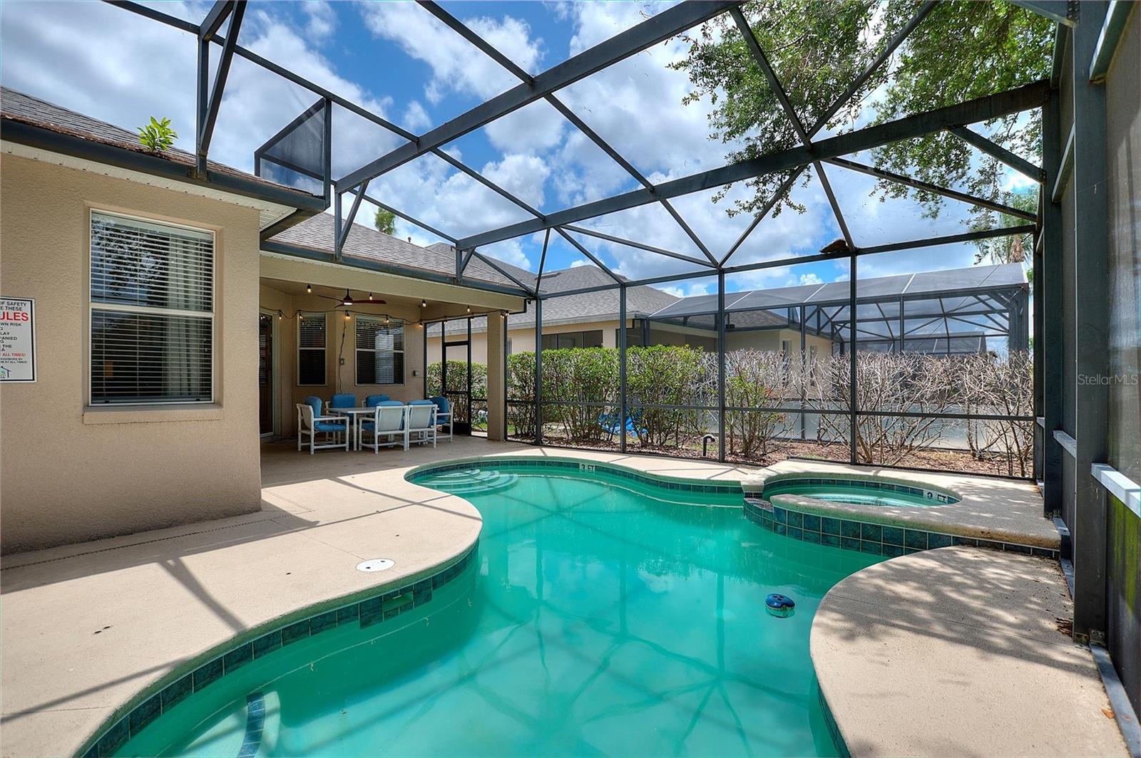 CALABAY PARC AT TOWER LAKE - Residential