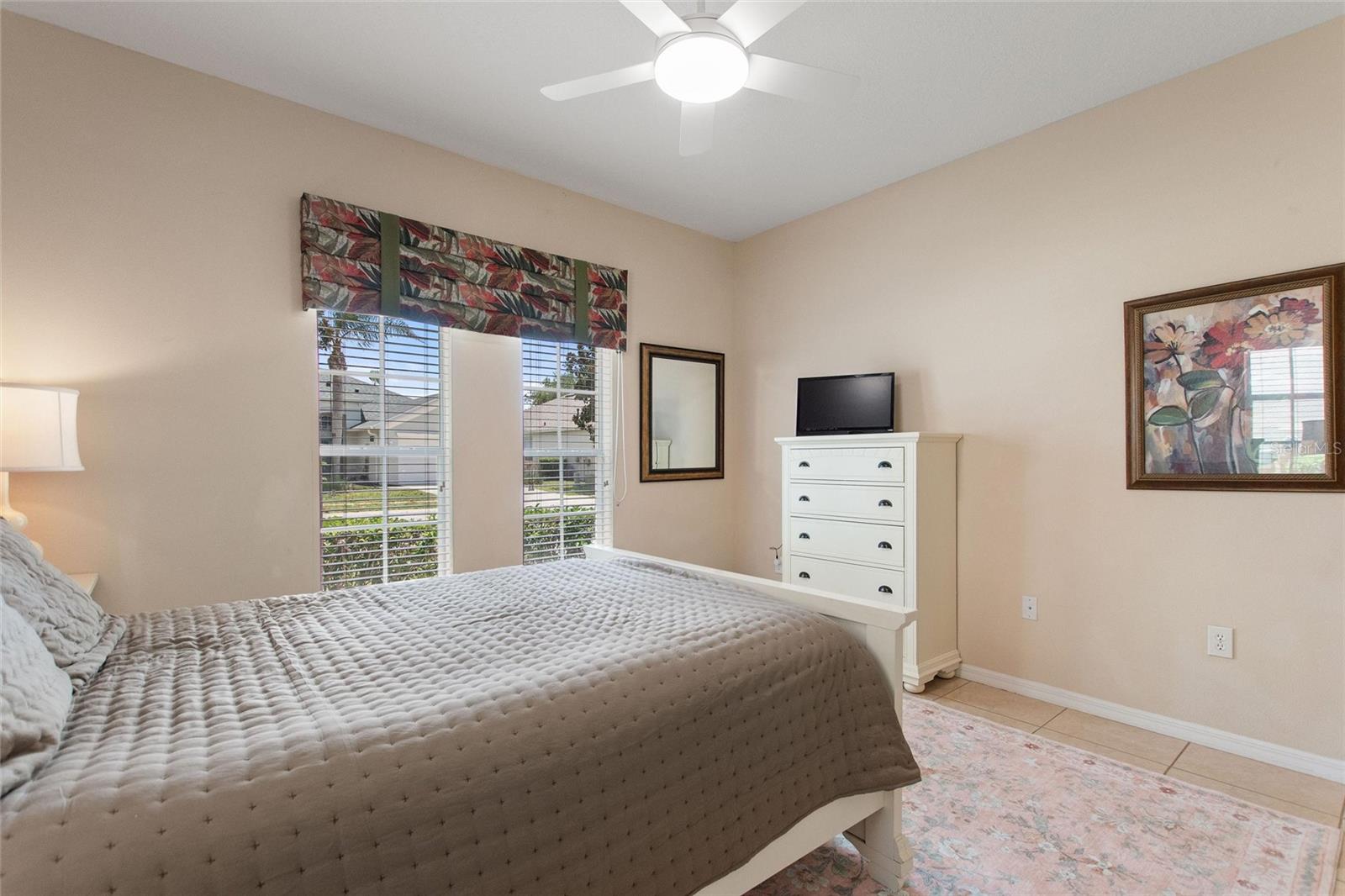 CALABAY PARC AT TOWER LAKE - Residential