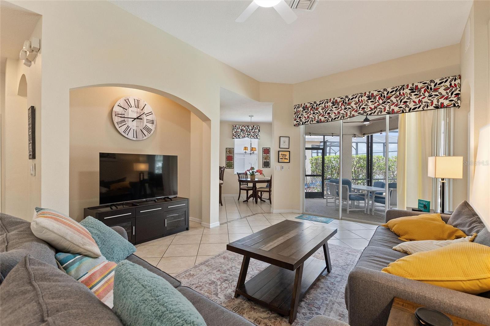 CALABAY PARC AT TOWER LAKE - Residential