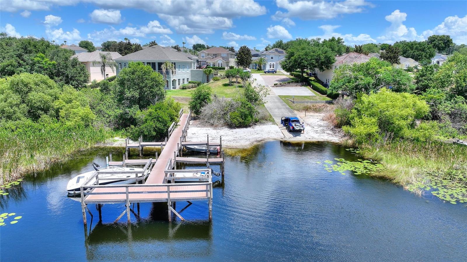 CALABAY PARC AT TOWER LAKE - Residential