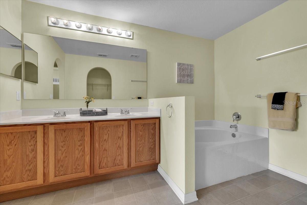 SUNCOAST LAKES - Residential