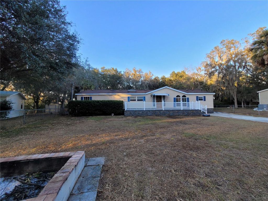 Photo of 4814 Myrtle View Drive N, Mulberry, FL 33860 (MLS # R4910618)