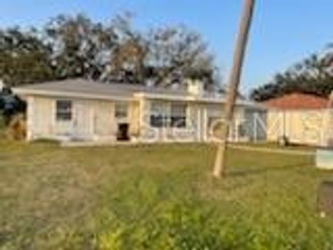 711 A & B PINELAND AVENUE VENICE FL 34285