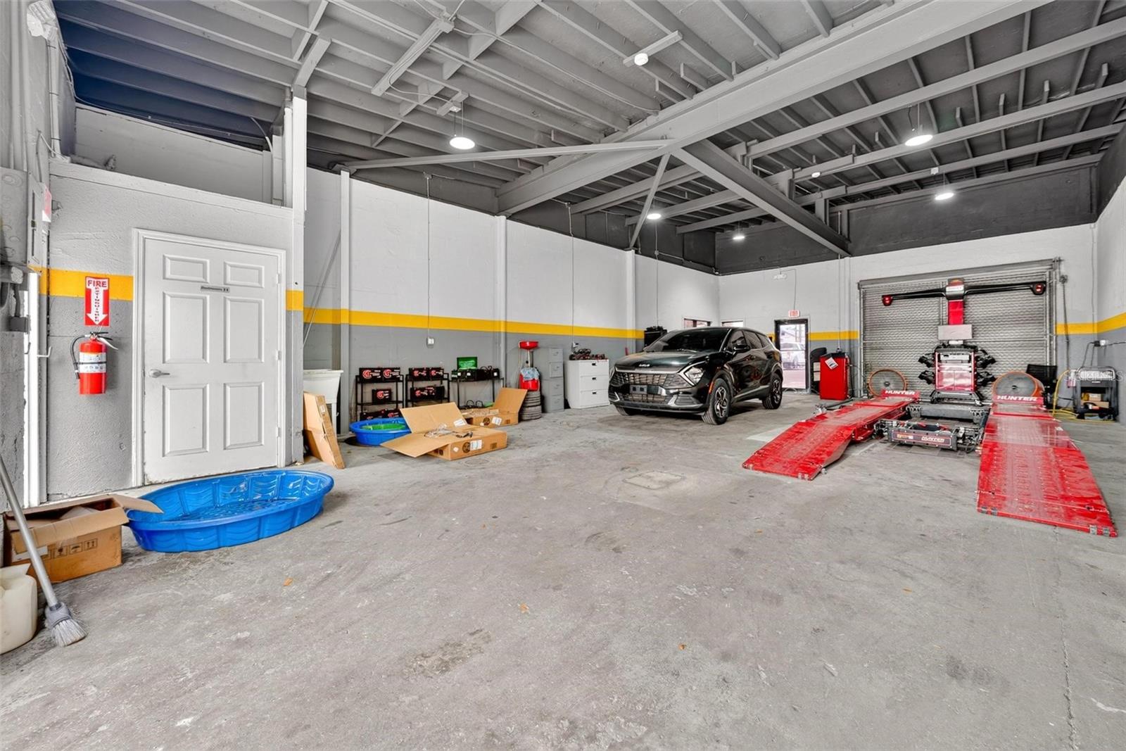2906 N ORANGE BLOSSOM TRAIL