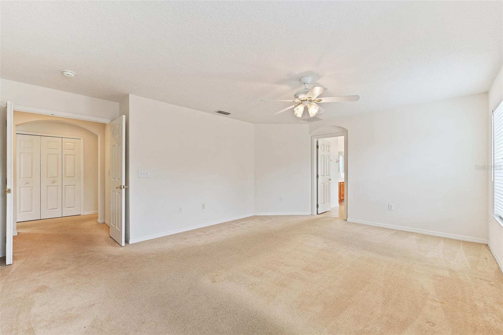 WATERS EDGE/LK NONA - Residential