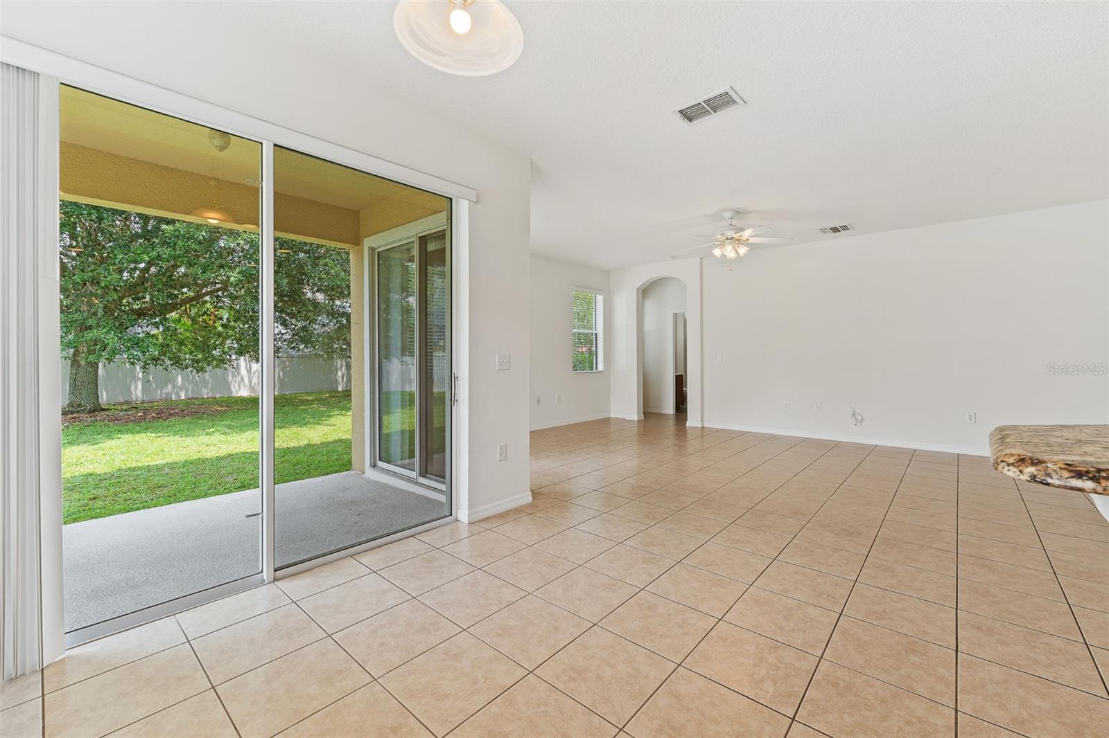 WATERS EDGE/LK NONA - Residential