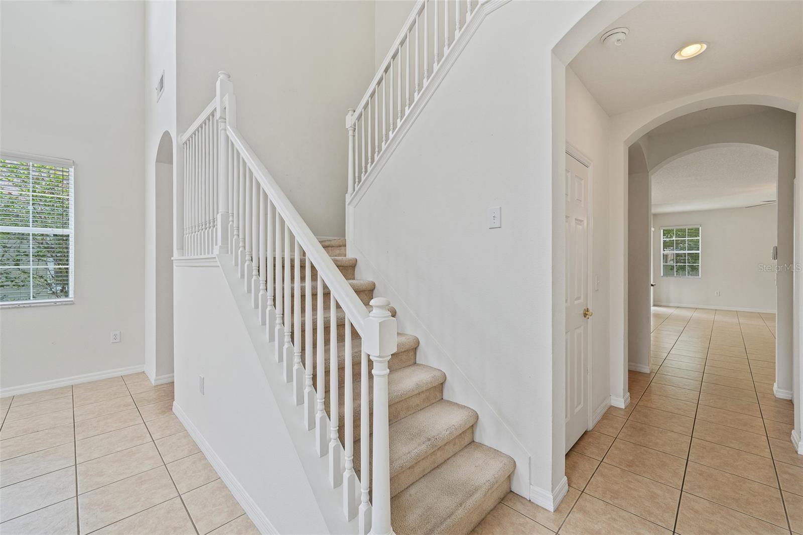 WATERS EDGE/LK NONA - Residential