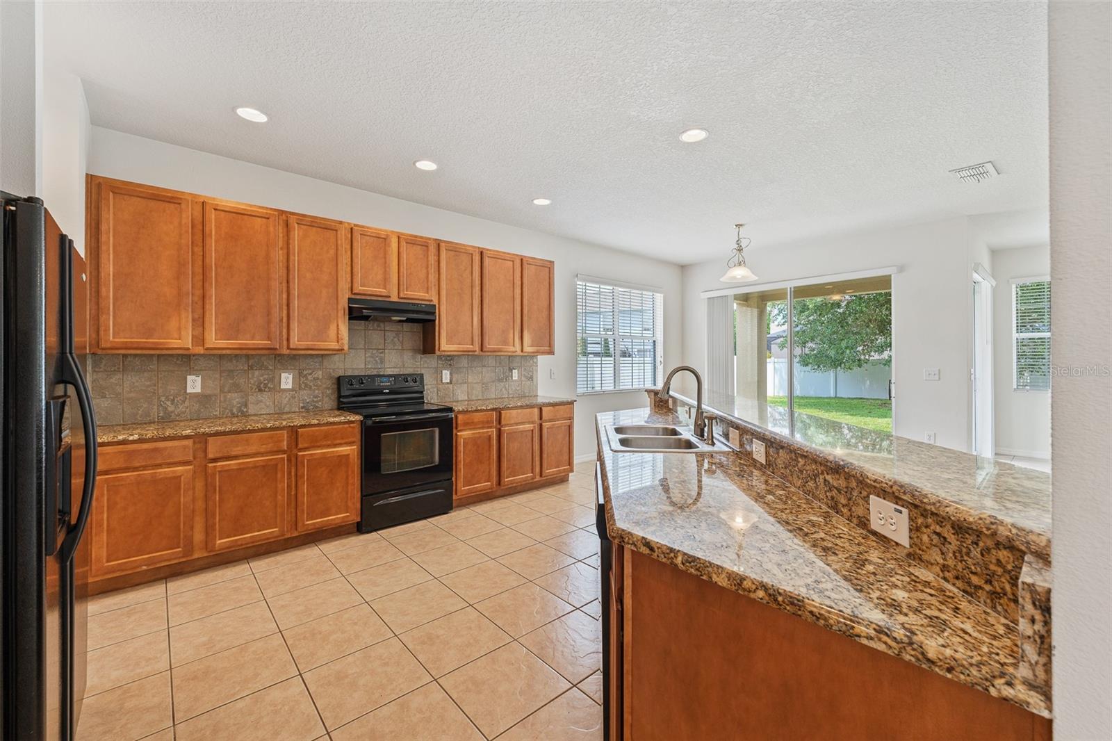 WATERS EDGE/LK NONA - Residential