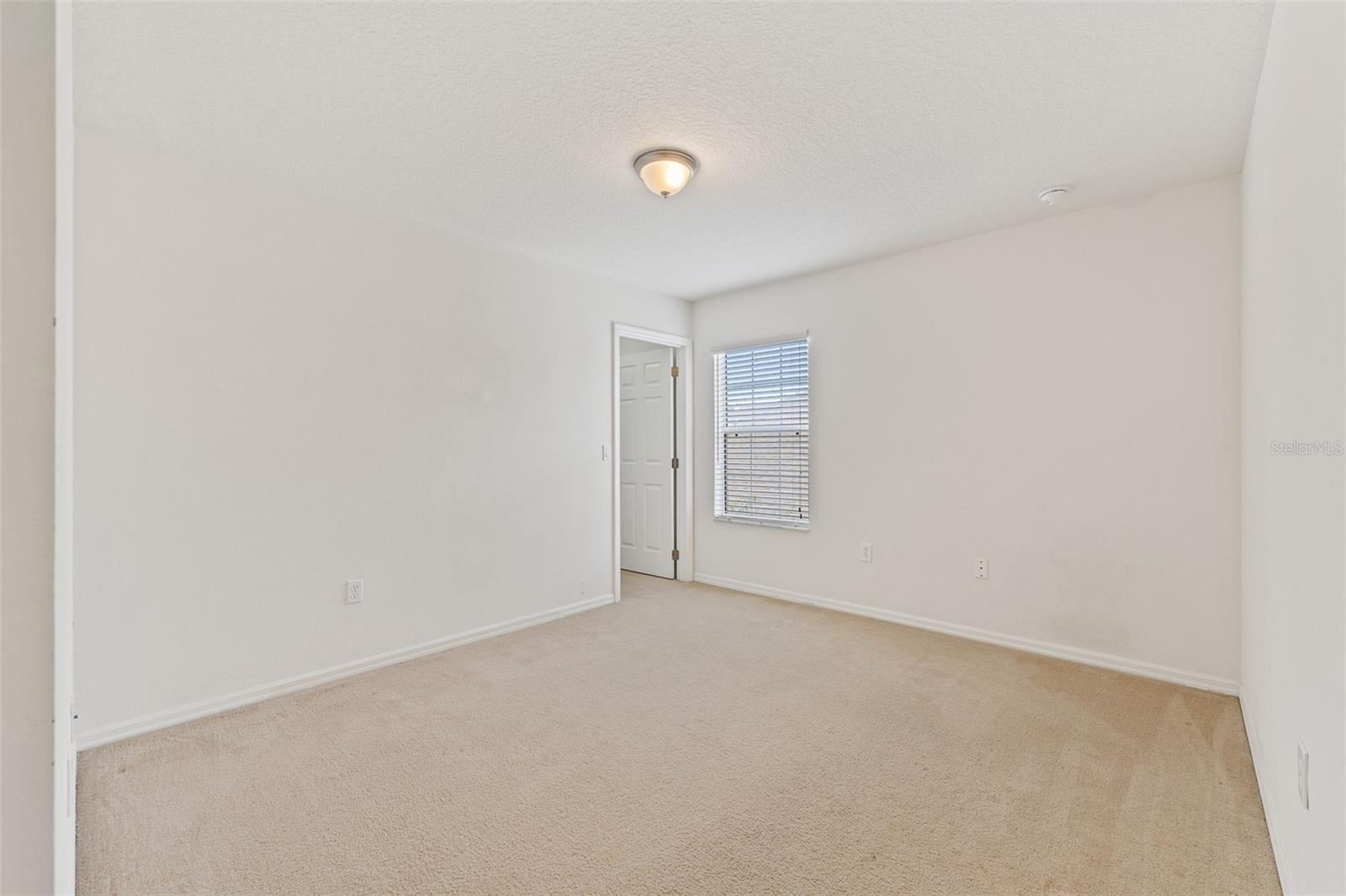 WATERS EDGE/LK NONA - Residential