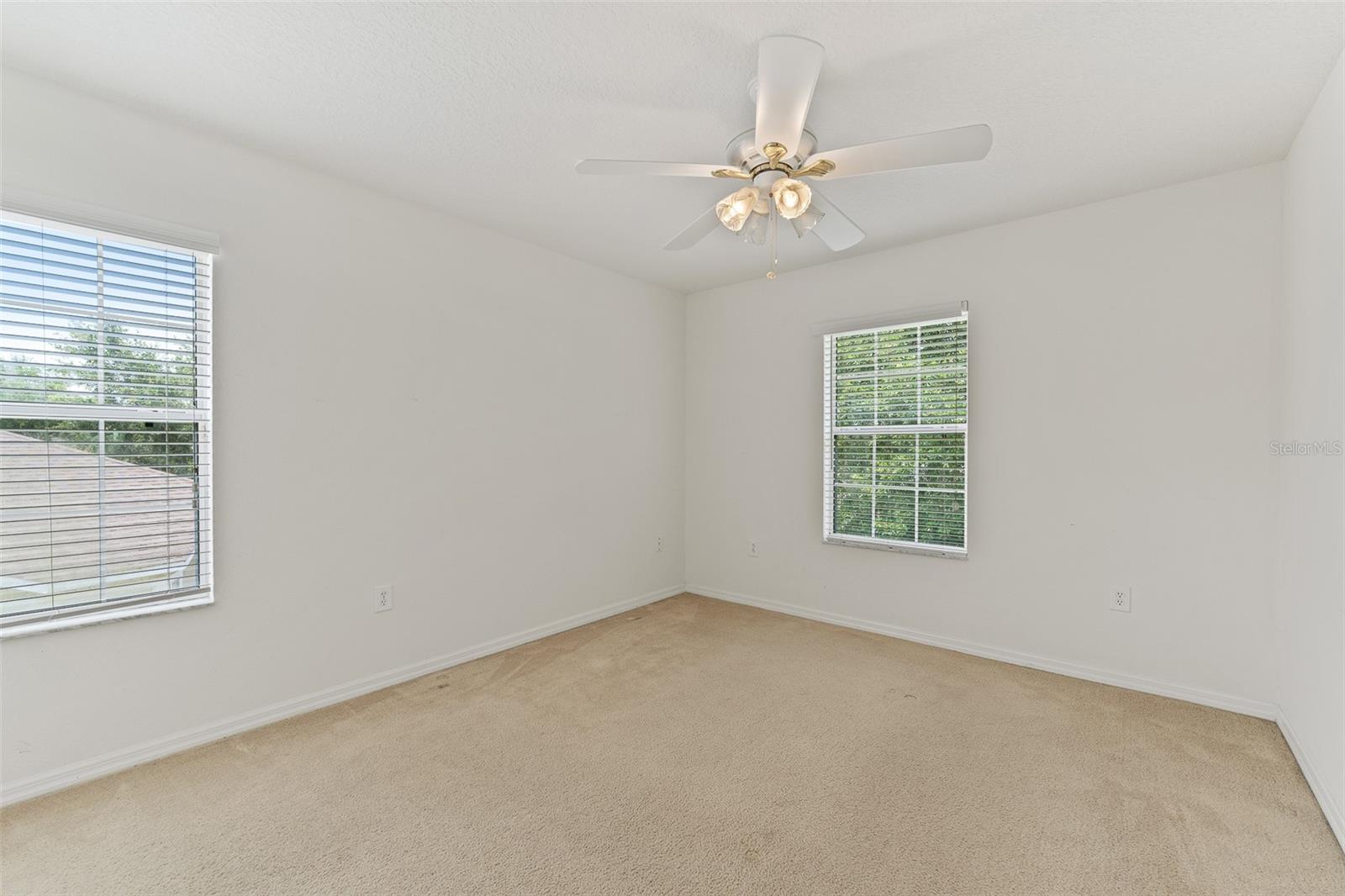 WATERS EDGE/LK NONA - Residential