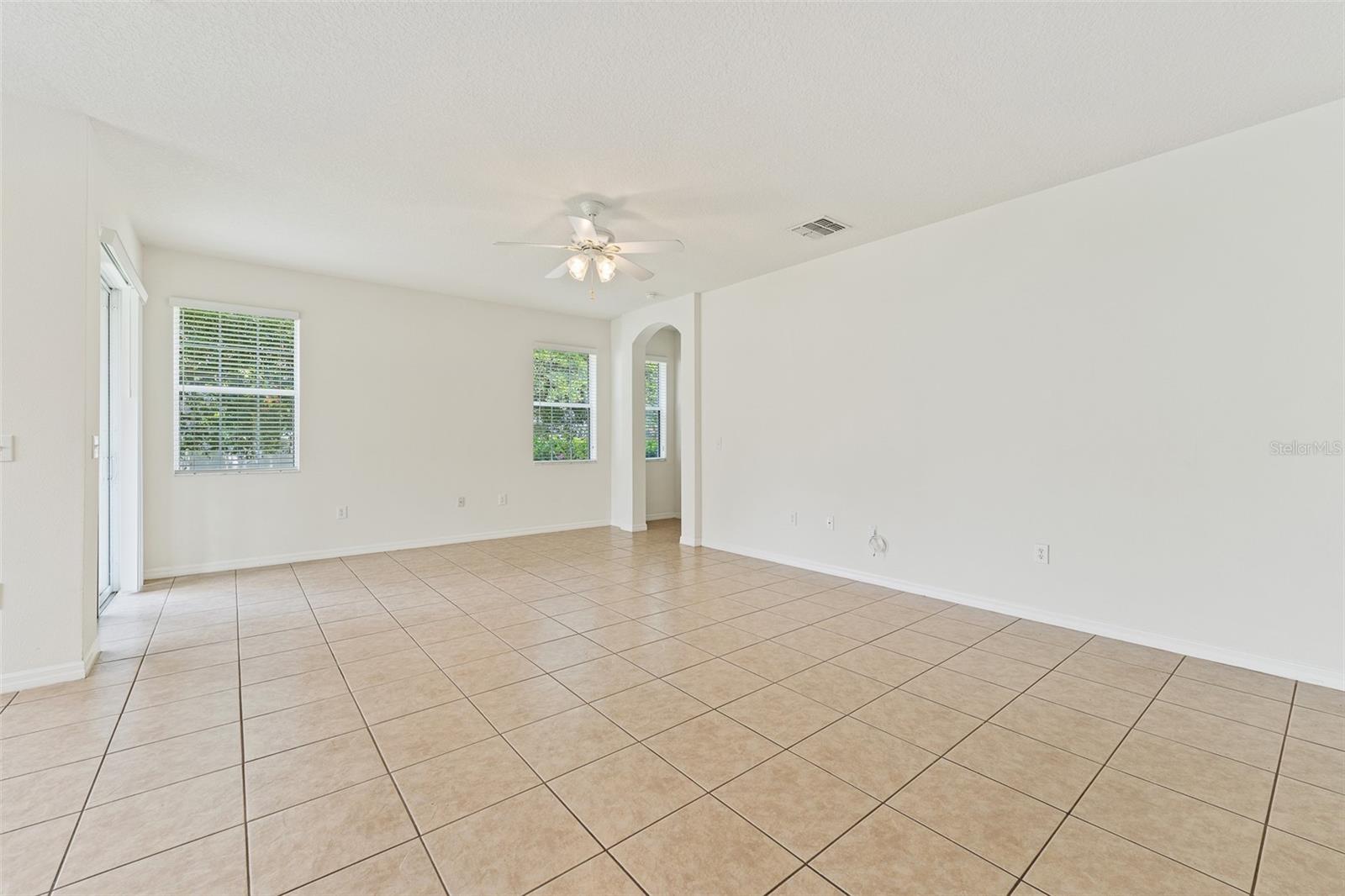 WATERS EDGE/LK NONA - Residential