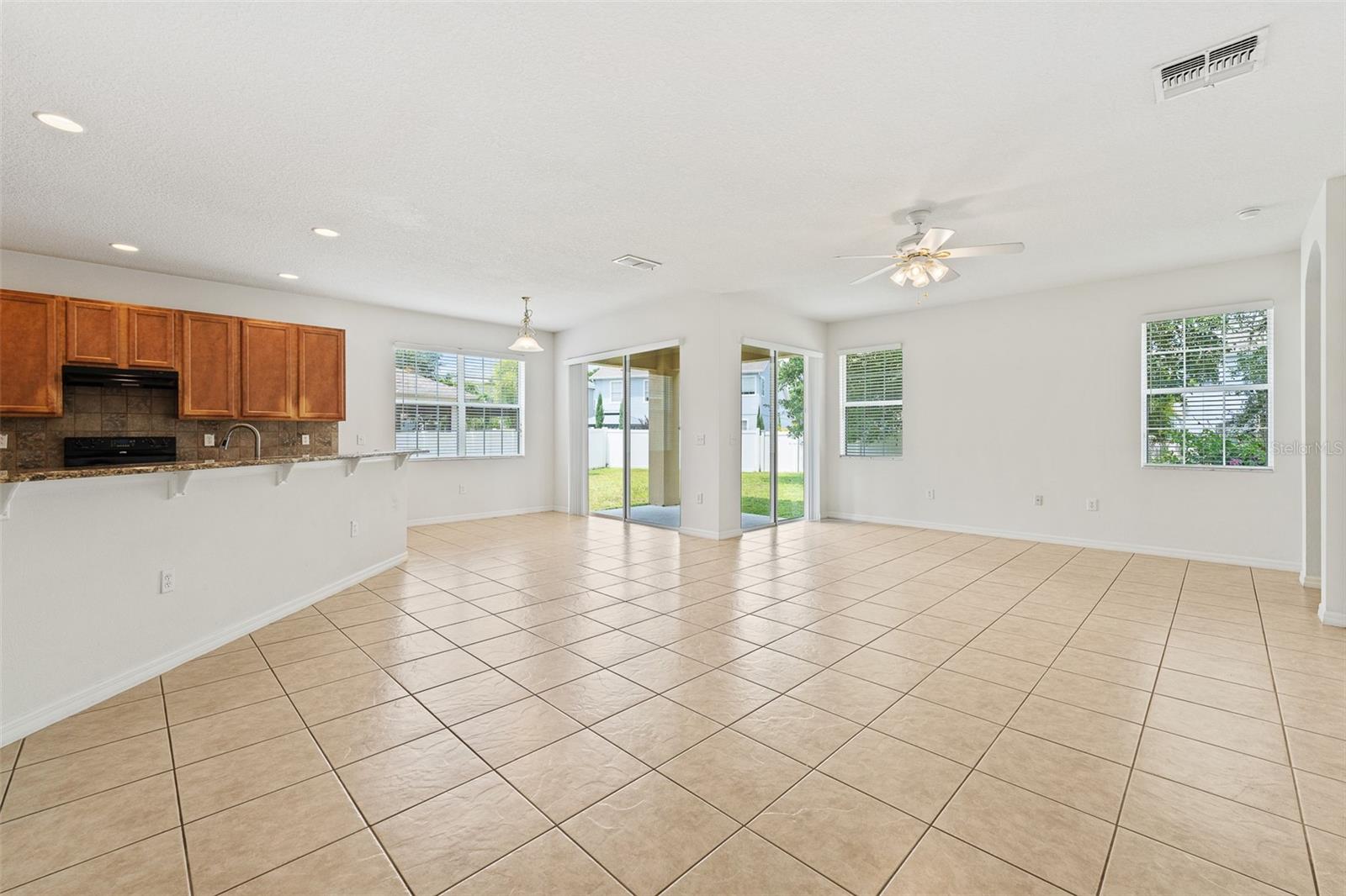 WATERS EDGE/LK NONA - Residential