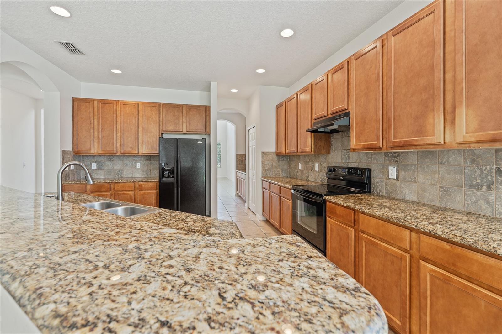 WATERS EDGE/LK NONA - Residential