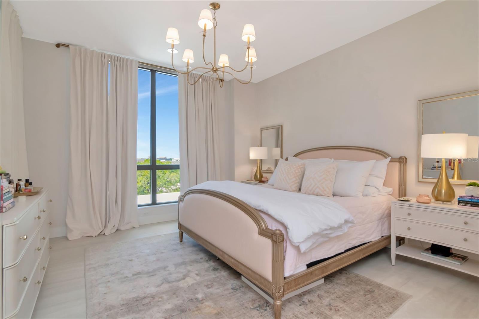 HYDE PARK HOUSE CONDO - Residential