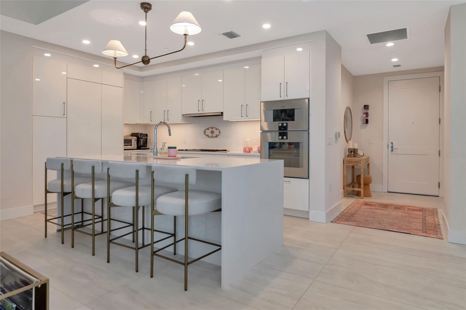 HYDE PARK HOUSE CONDO - Residential