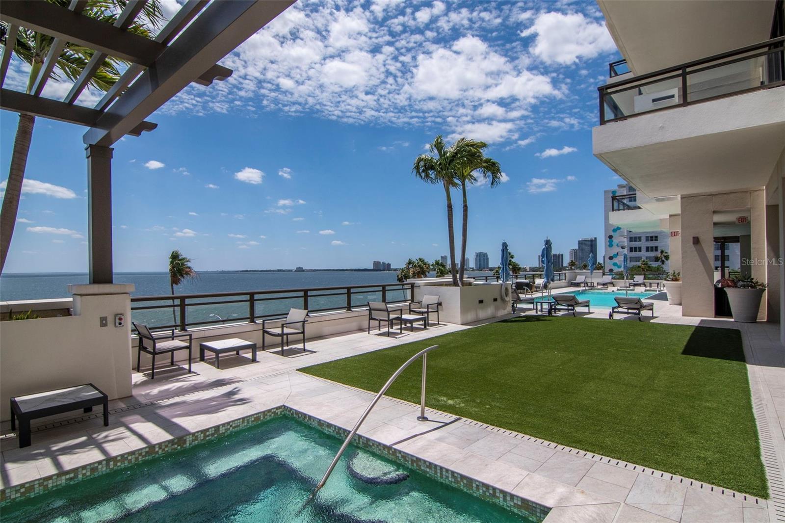 HYDE PARK HOUSE CONDO - Residential