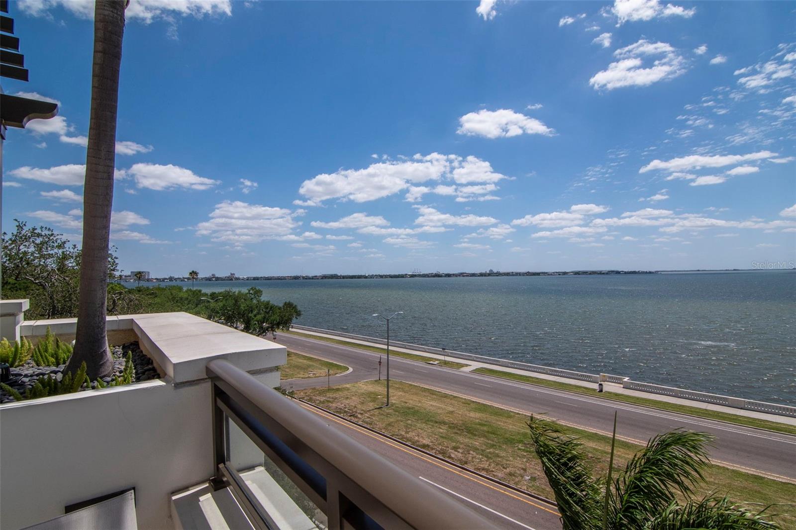 HYDE PARK HOUSE CONDO - Residential