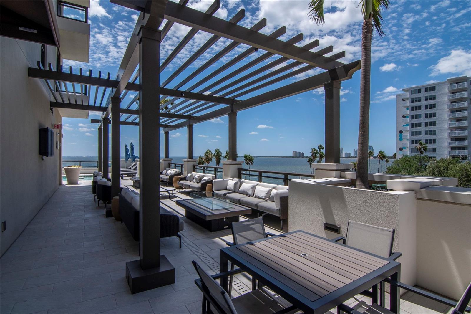 HYDE PARK HOUSE CONDO - Residential