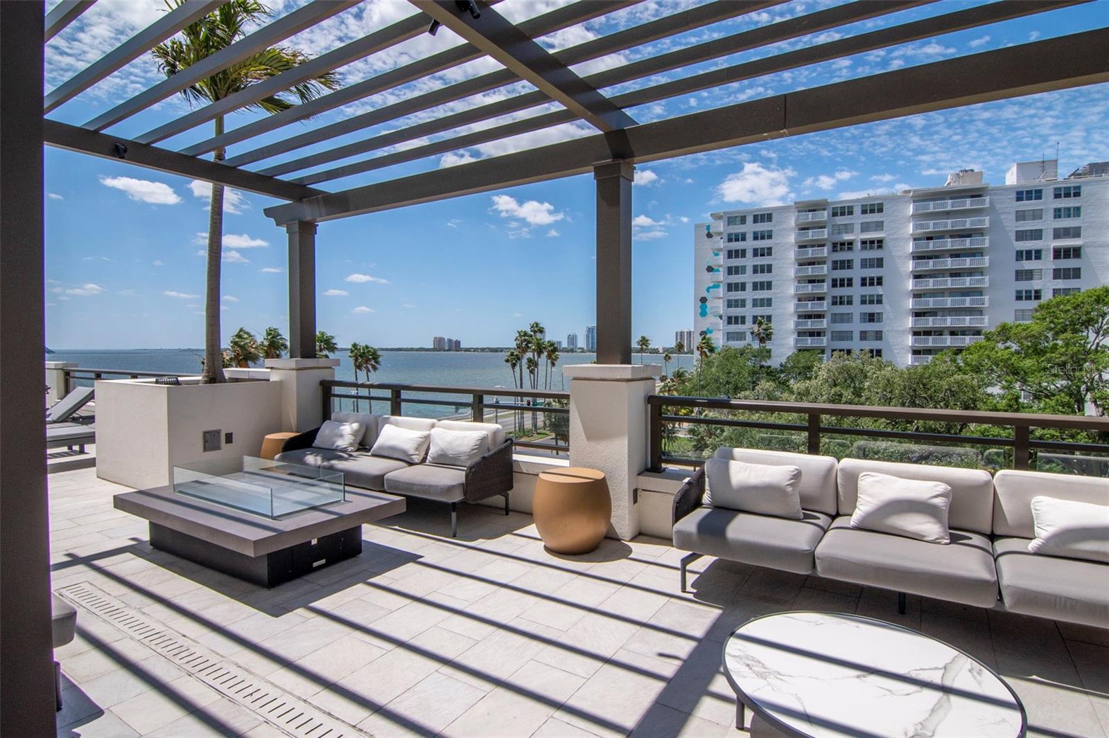 HYDE PARK HOUSE CONDO - Residential