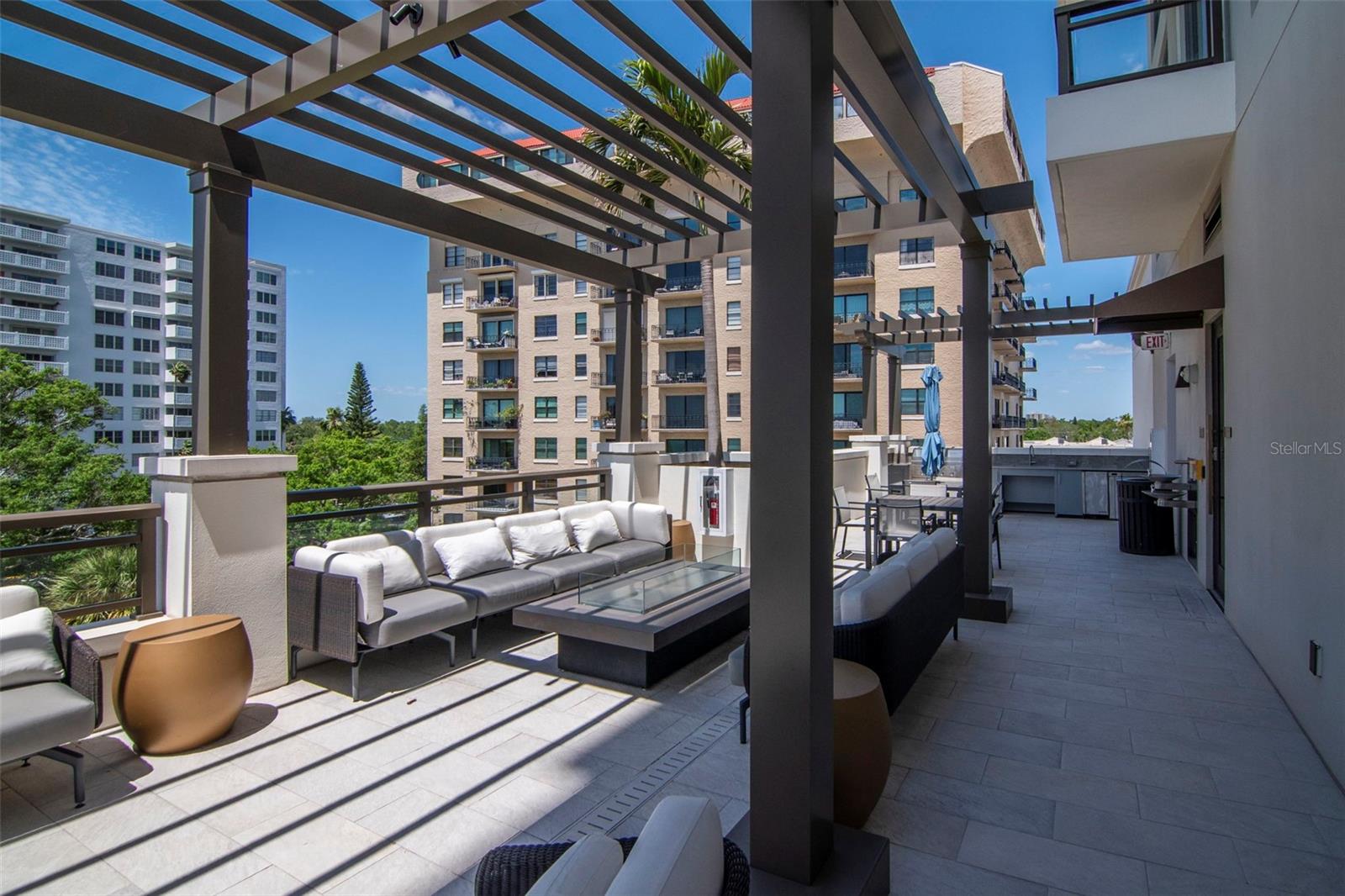 HYDE PARK HOUSE CONDO - Residential
