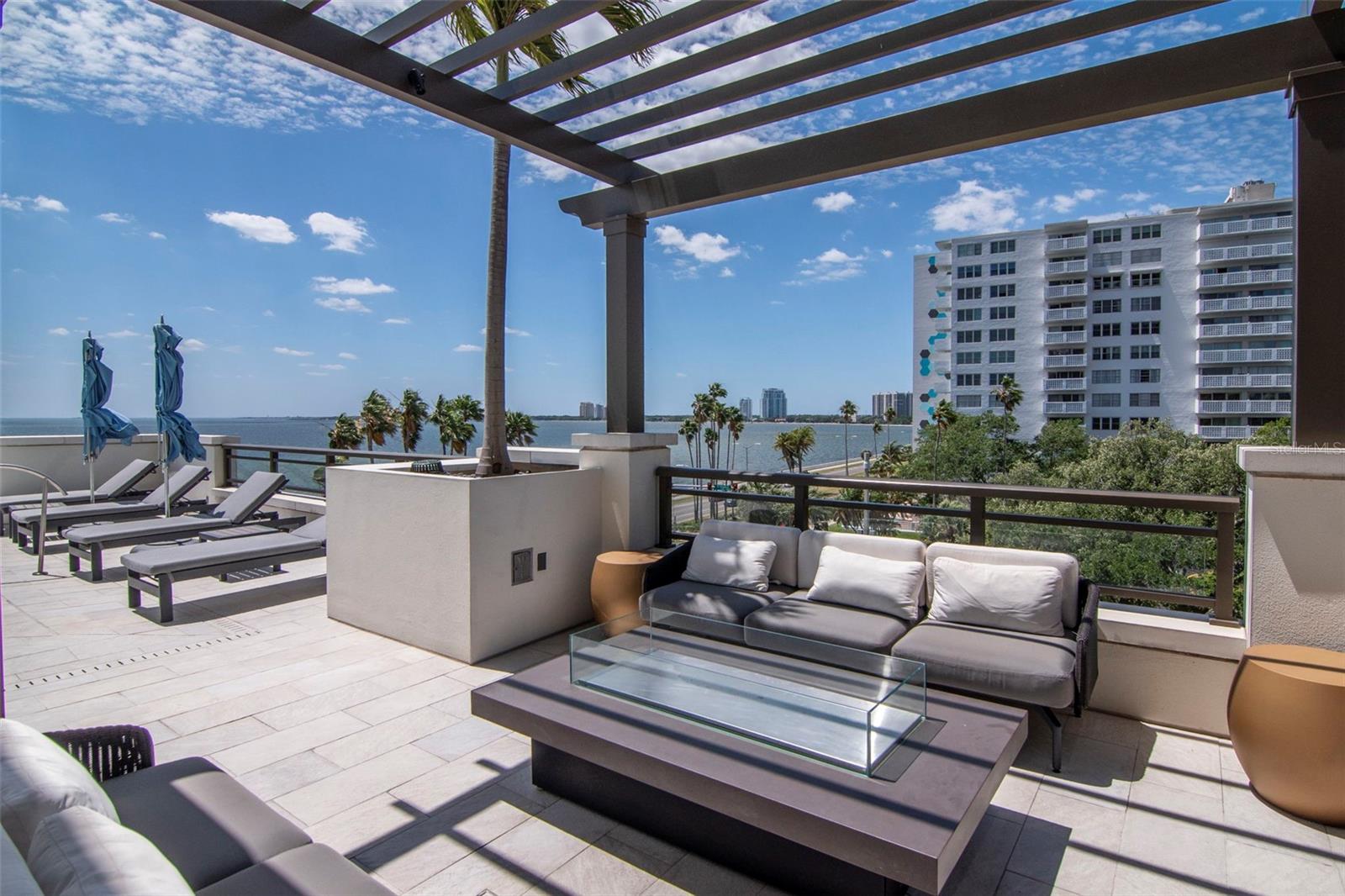 HYDE PARK HOUSE CONDO - Residential