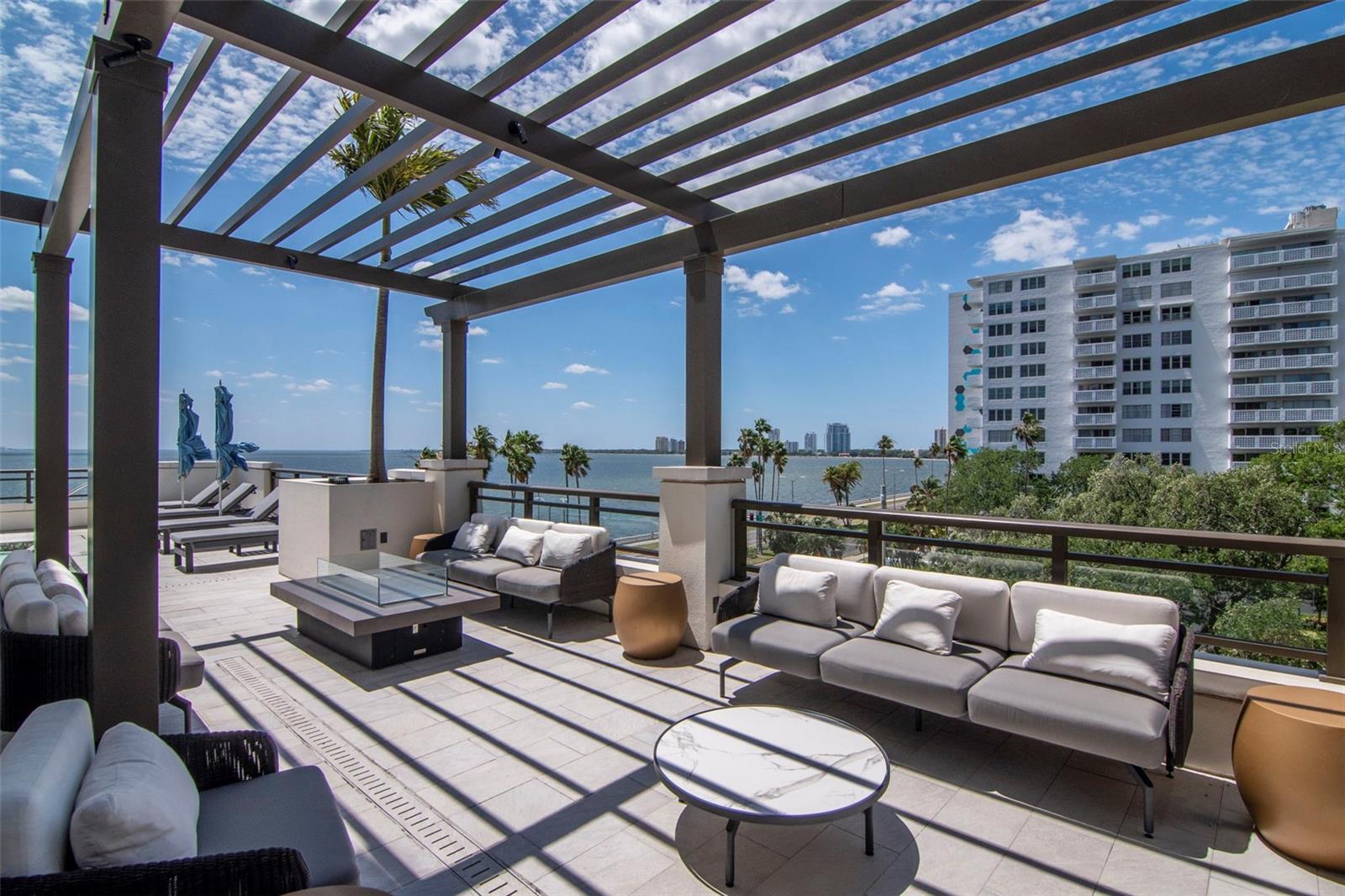 HYDE PARK HOUSE CONDO - Residential