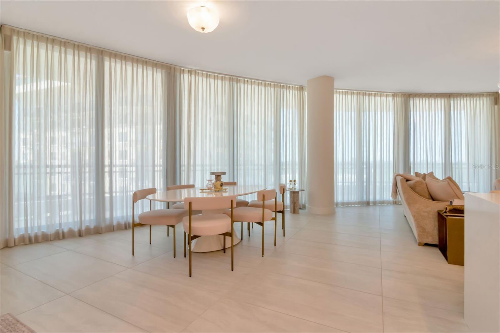 HYDE PARK HOUSE CONDO - Residential