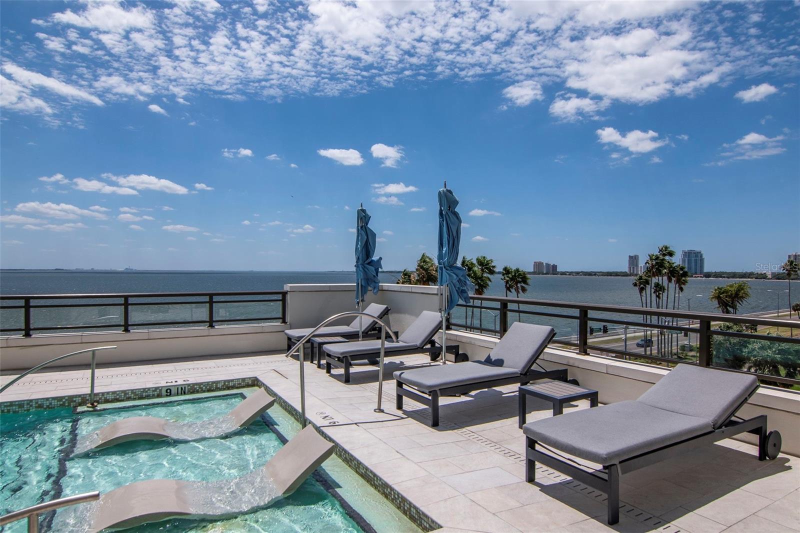 HYDE PARK HOUSE CONDO - Residential