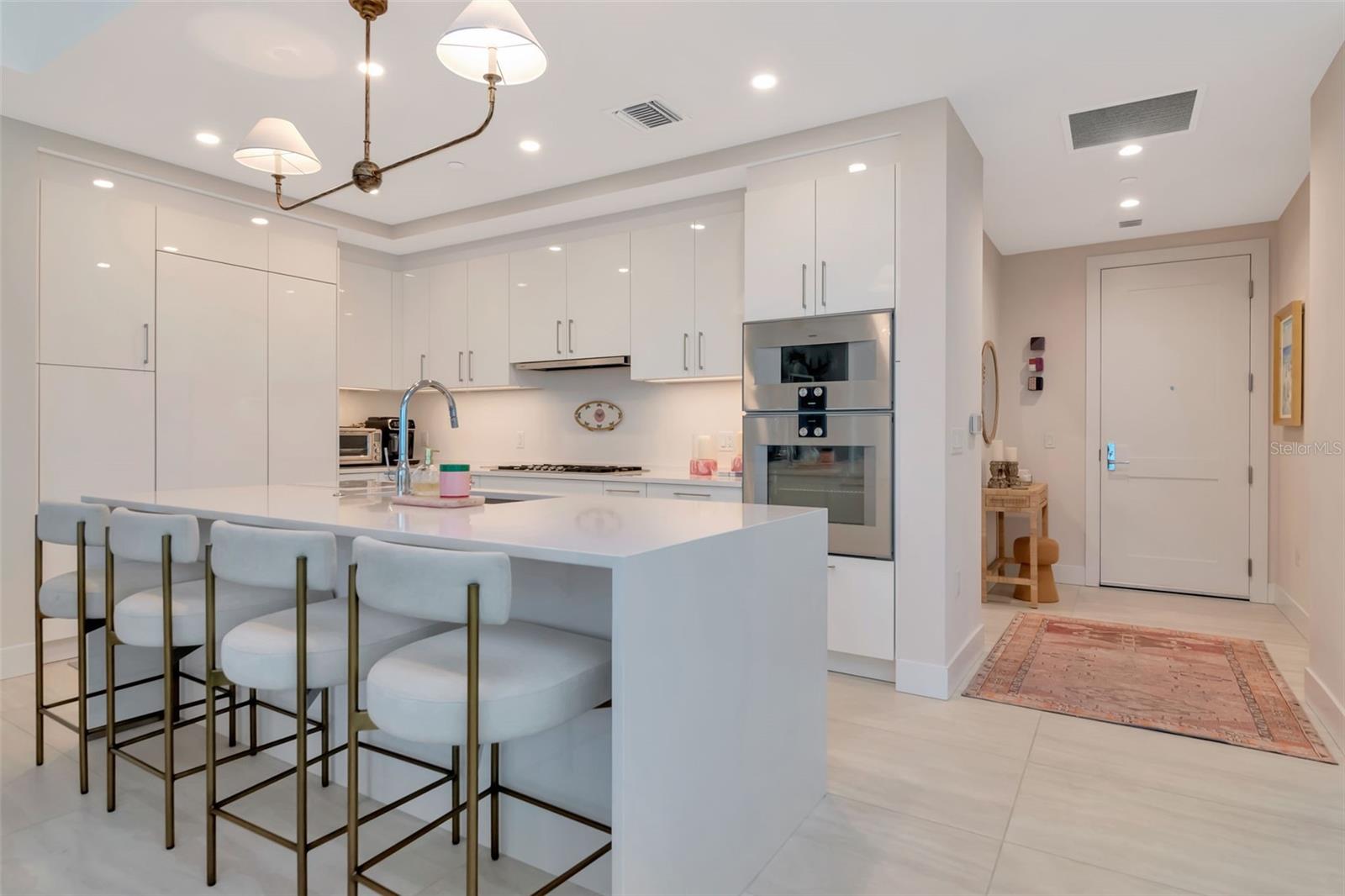 HYDE PARK HOUSE CONDO - Residential