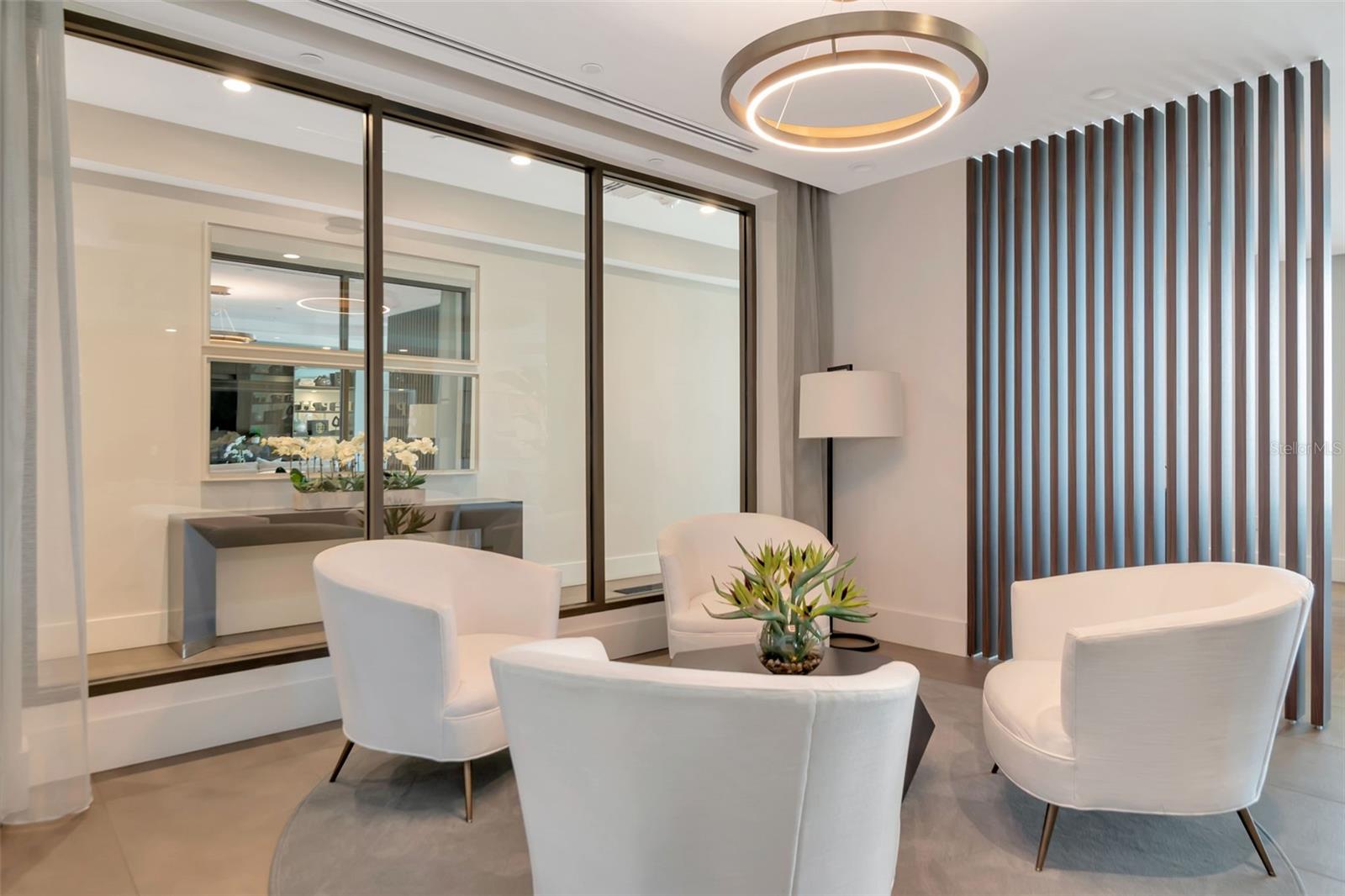 HYDE PARK HOUSE CONDO - Residential