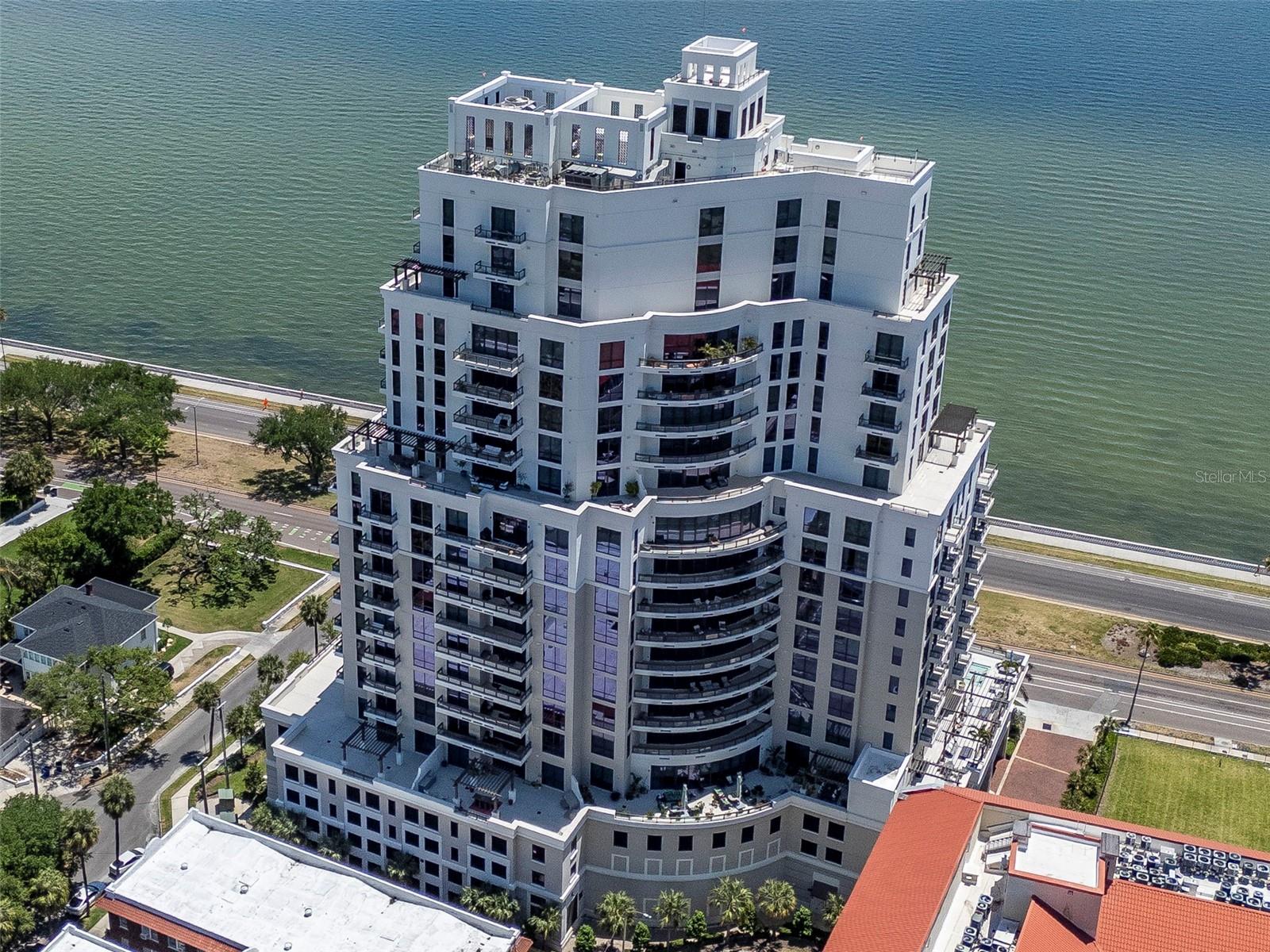 HYDE PARK HOUSE CONDO - Residential