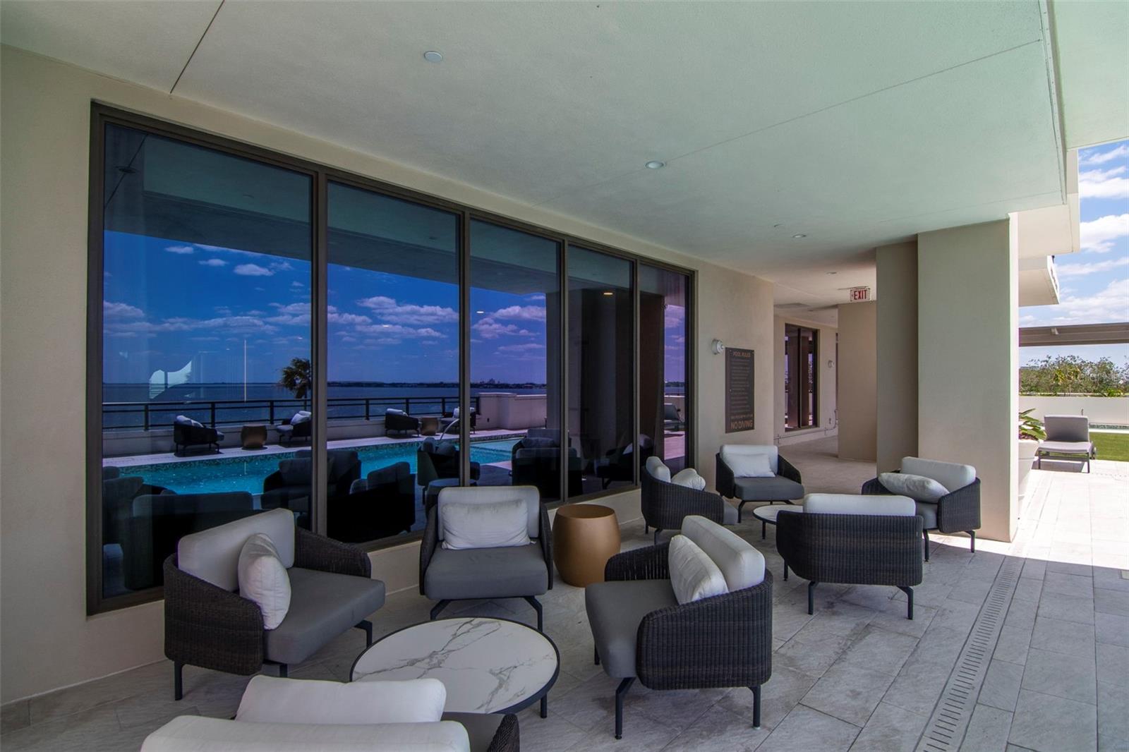 HYDE PARK HOUSE CONDO - Residential