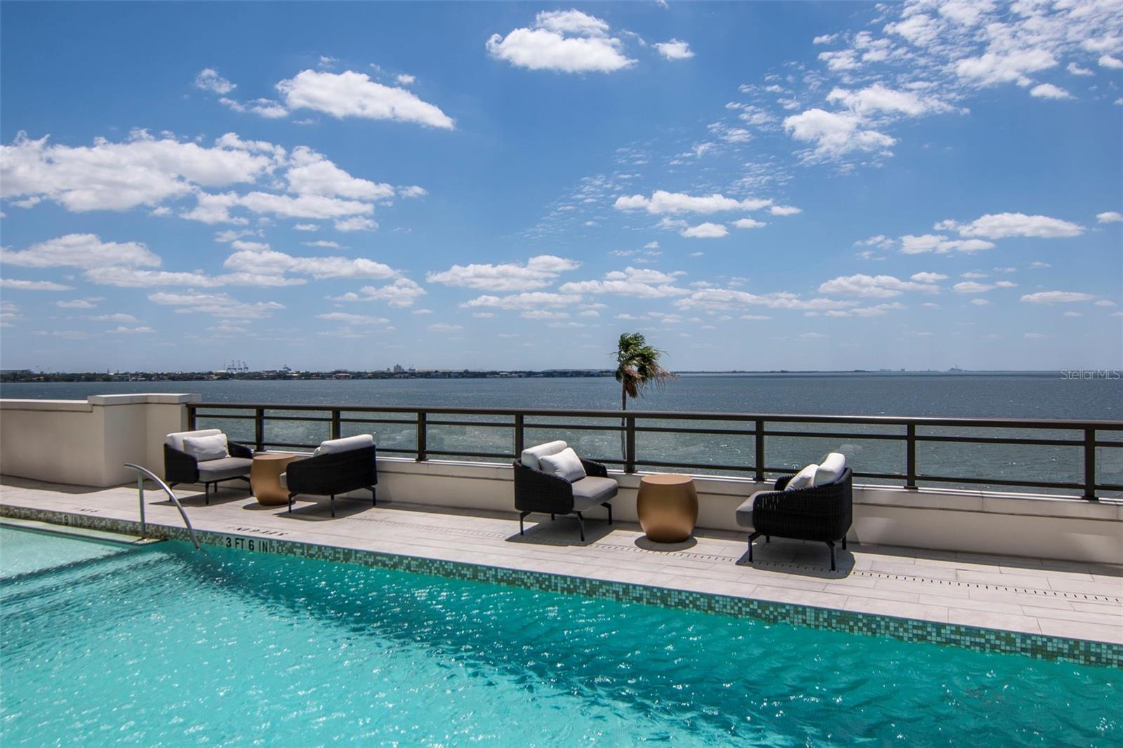 HYDE PARK HOUSE CONDO - Residential
