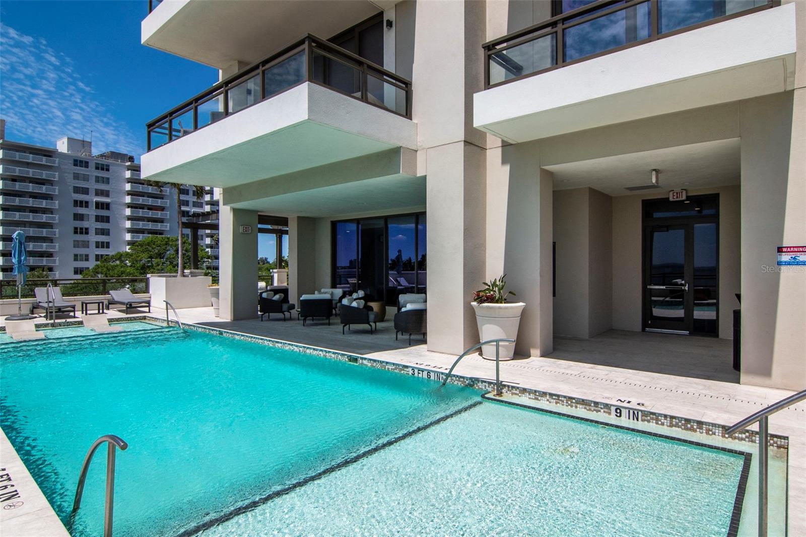 HYDE PARK HOUSE CONDO - Residential