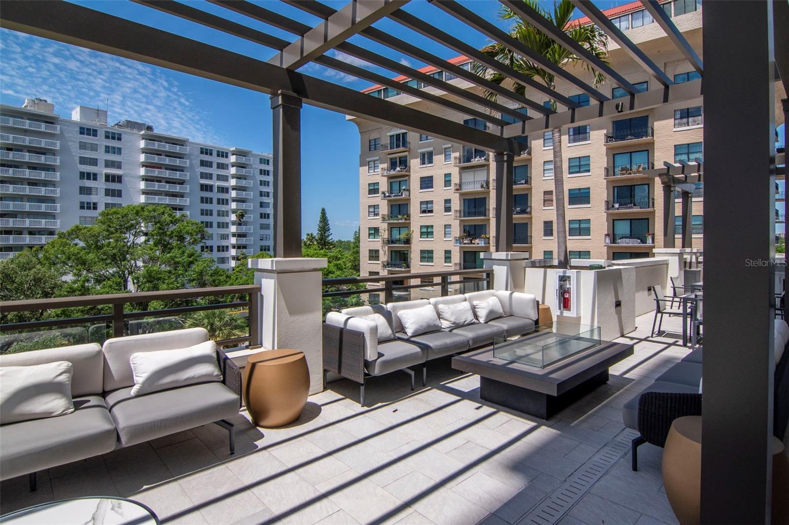 HYDE PARK HOUSE CONDO - Residential