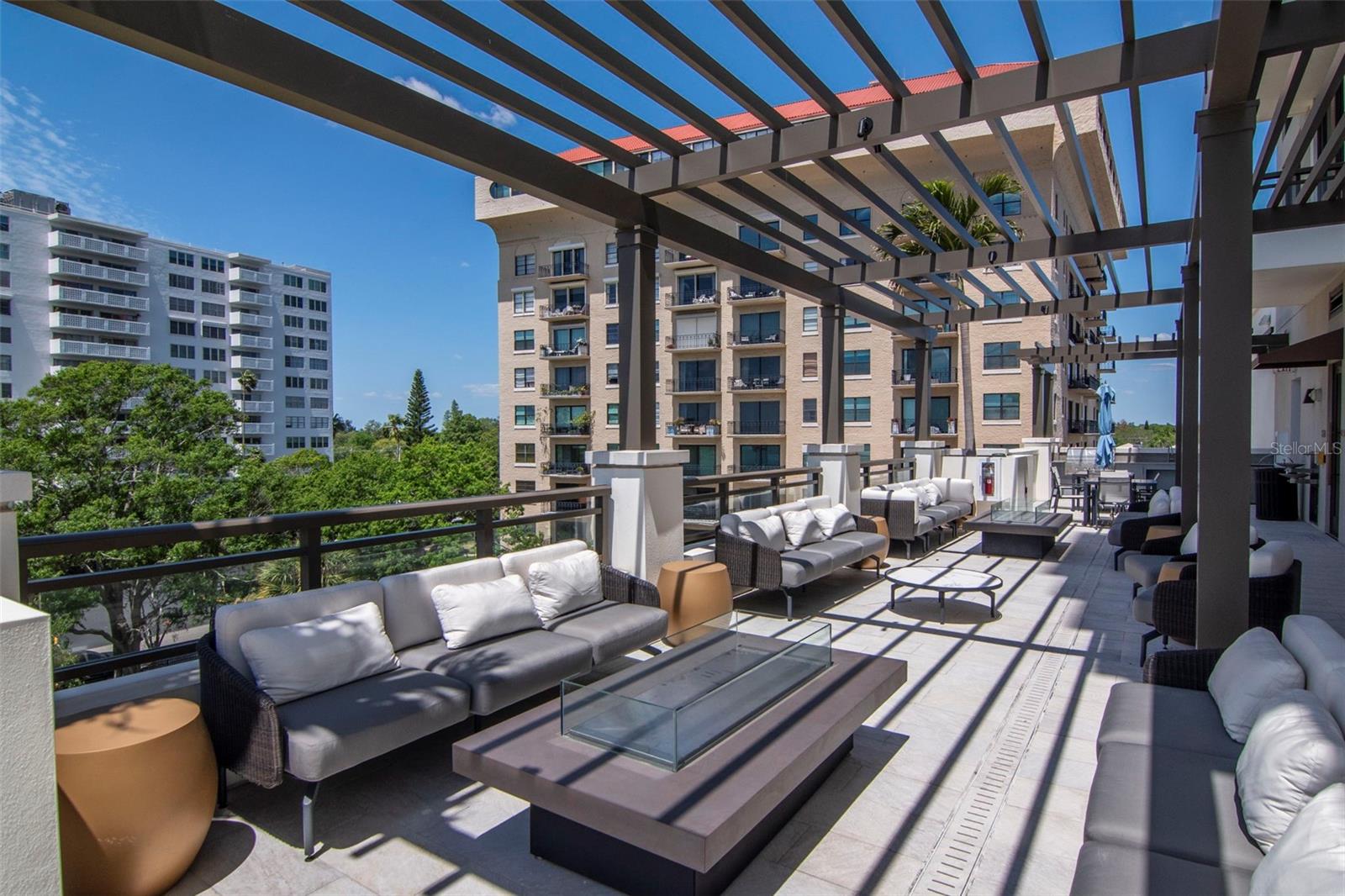 HYDE PARK HOUSE CONDO - Residential