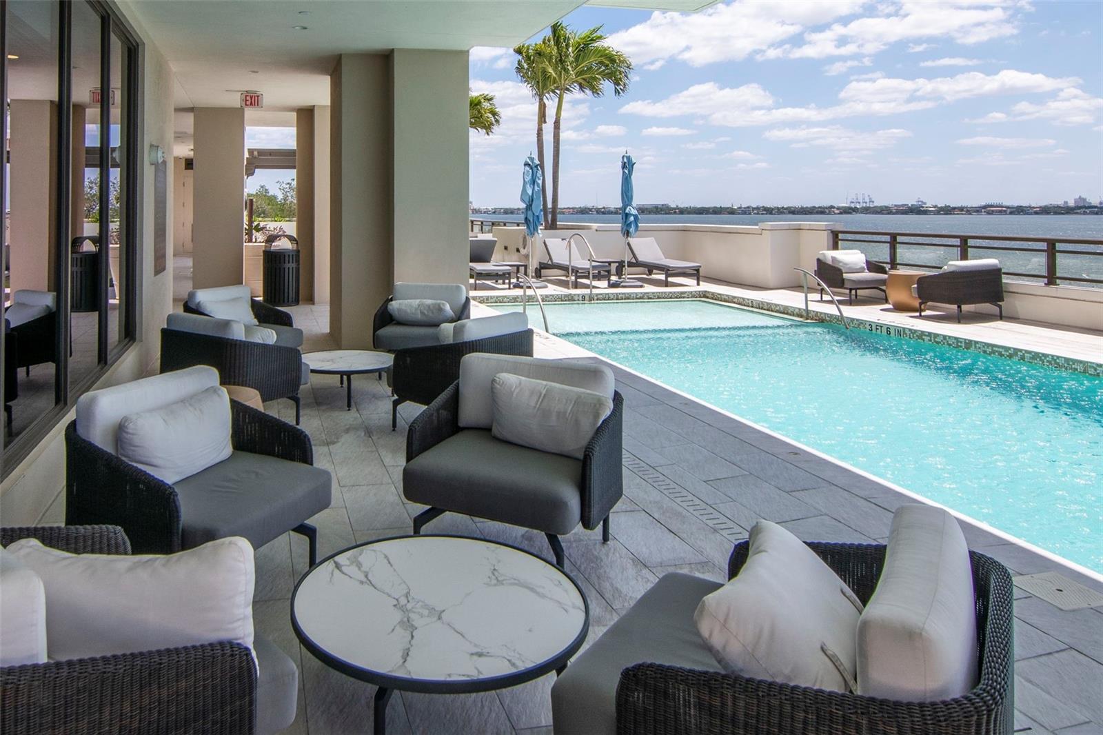 HYDE PARK HOUSE CONDO - Residential