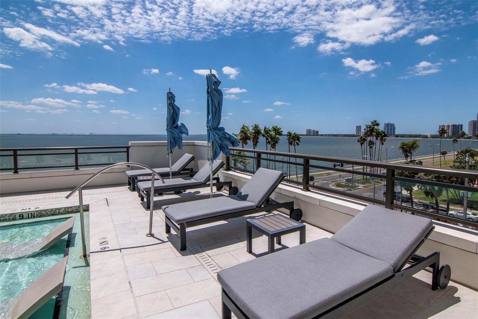 HYDE PARK HOUSE CONDO - Residential