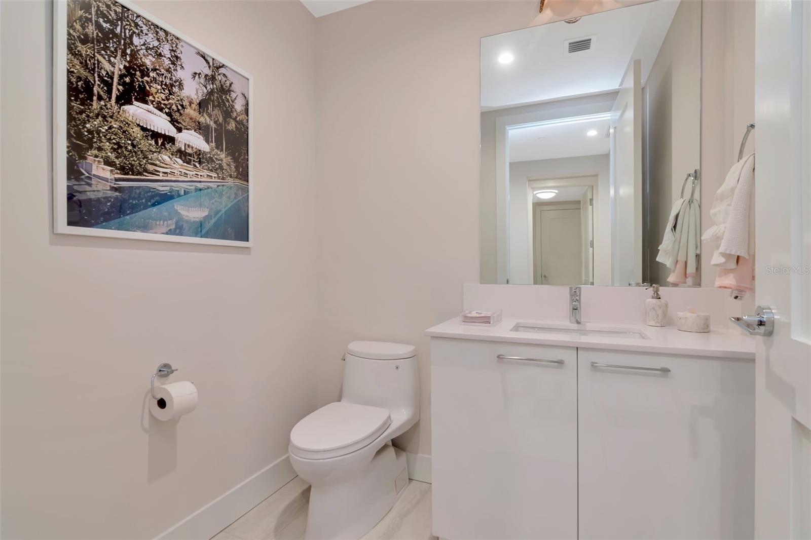 HYDE PARK HOUSE CONDO - Residential