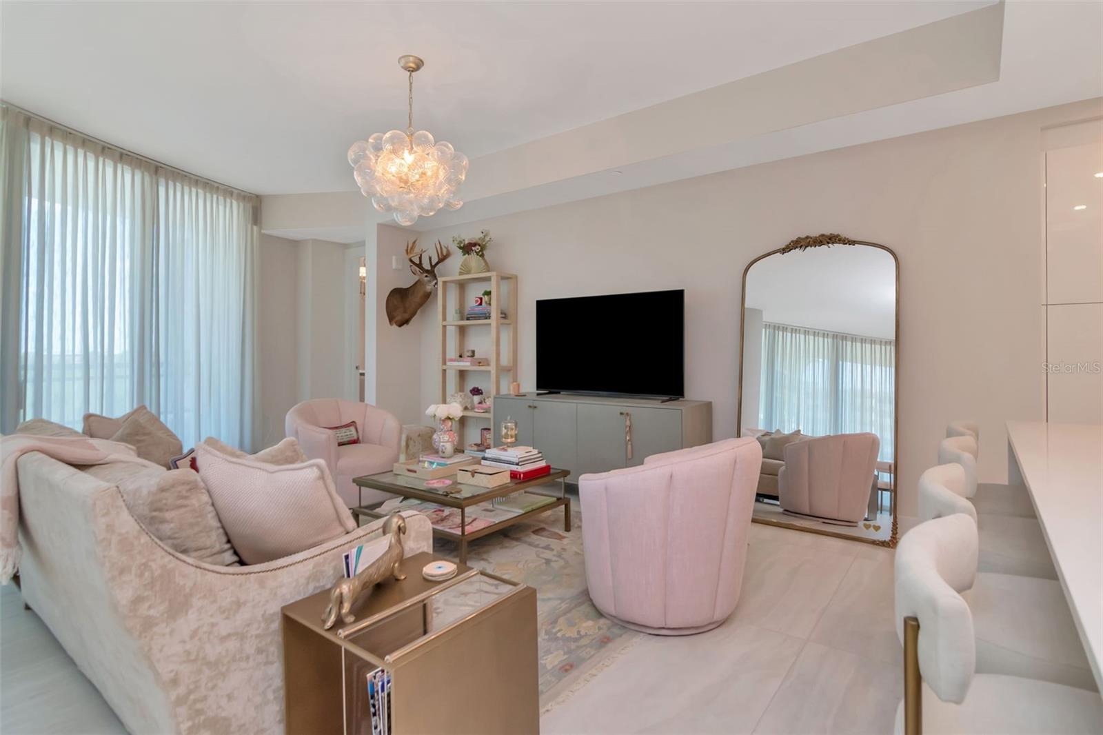 HYDE PARK HOUSE CONDO - Residential