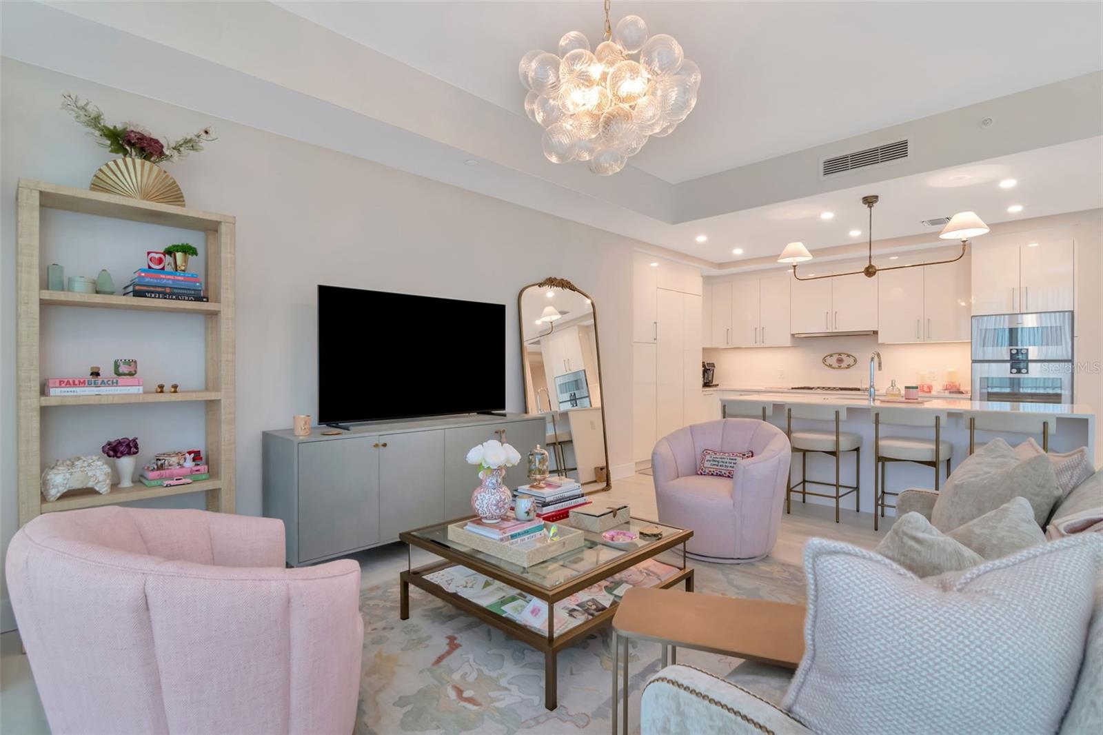 HYDE PARK HOUSE CONDO - Residential