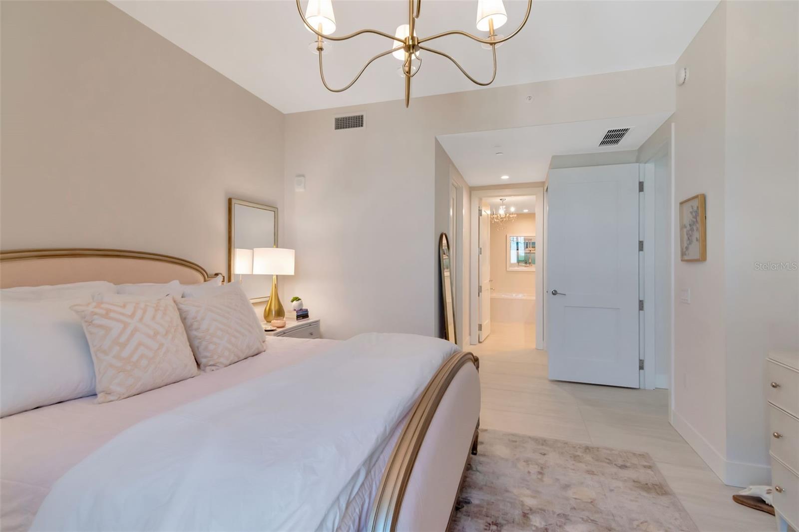 HYDE PARK HOUSE CONDO - Residential
