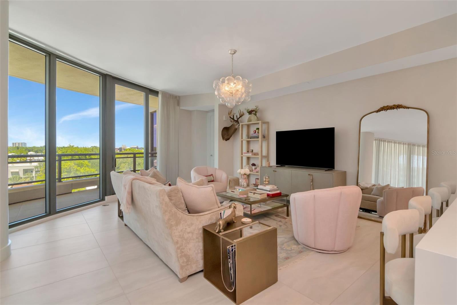 HYDE PARK HOUSE CONDO - Residential