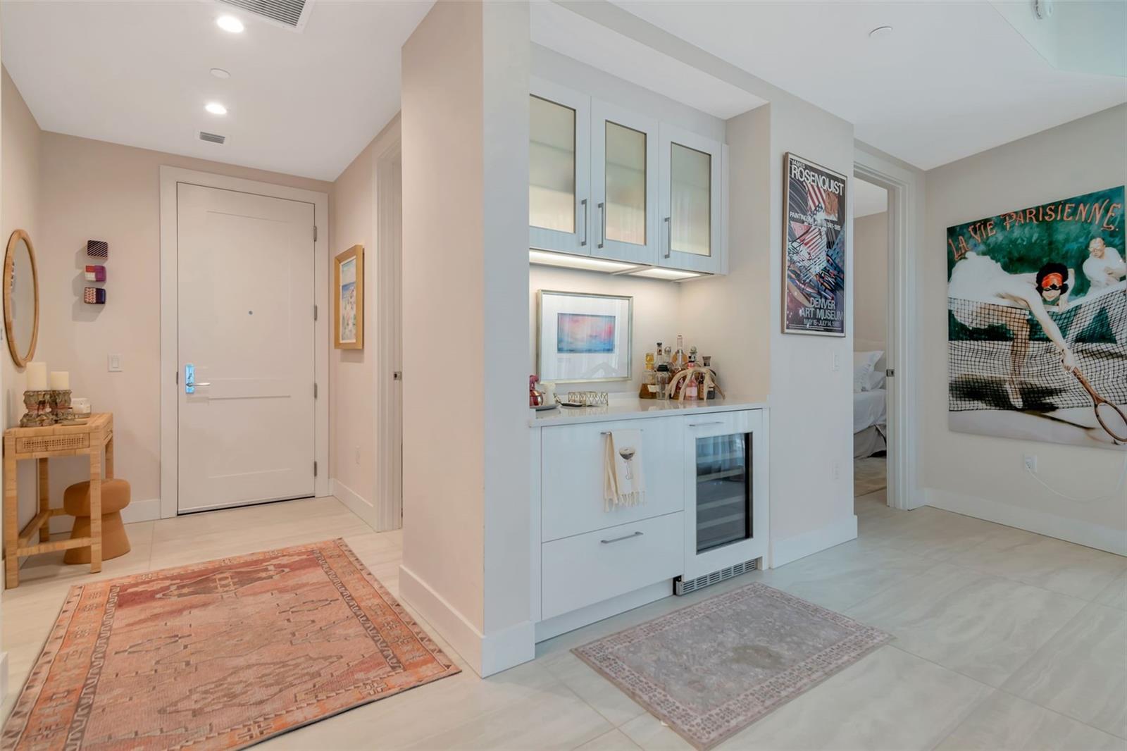 HYDE PARK HOUSE CONDO - Residential