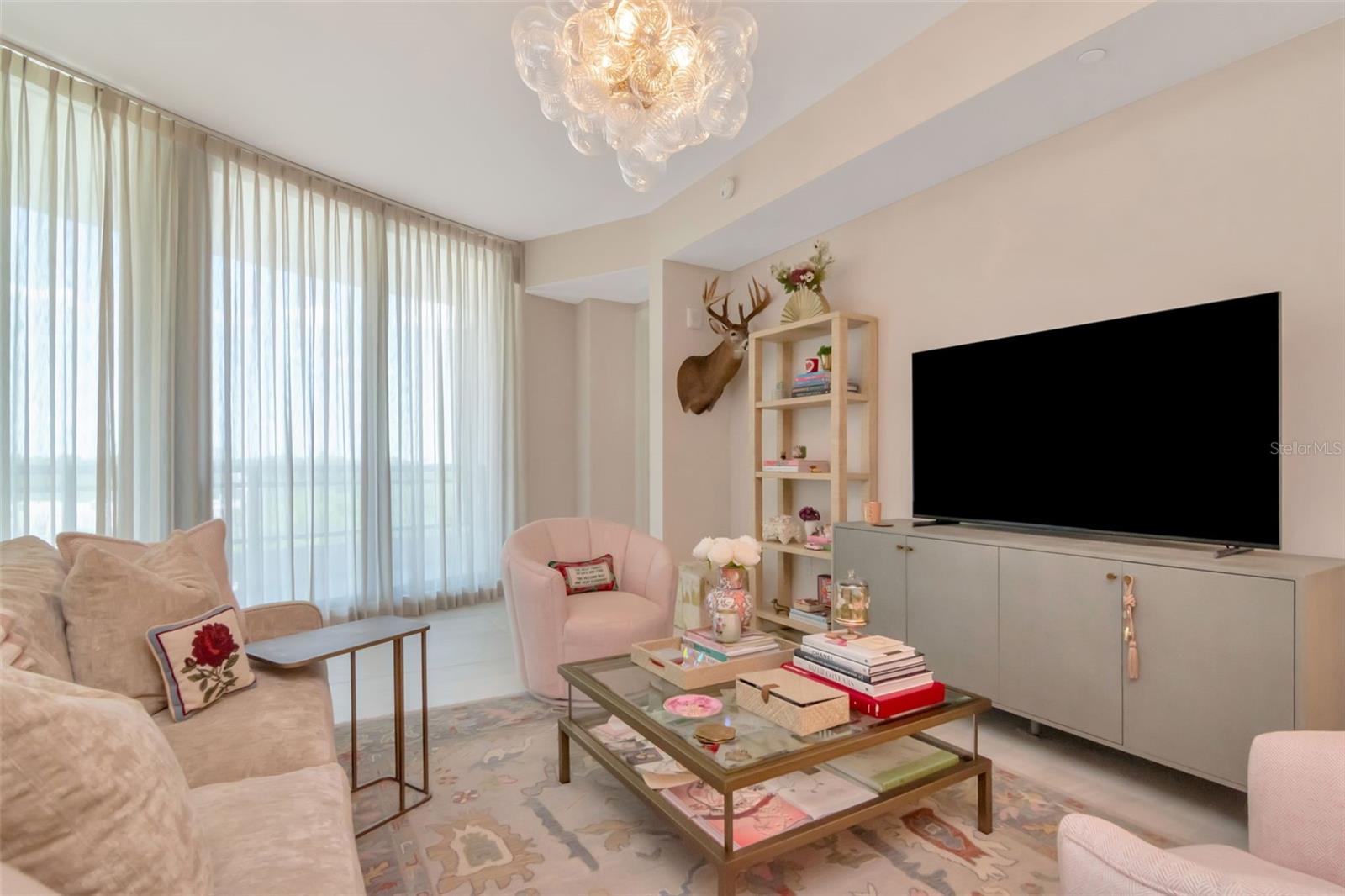 HYDE PARK HOUSE CONDO - Residential