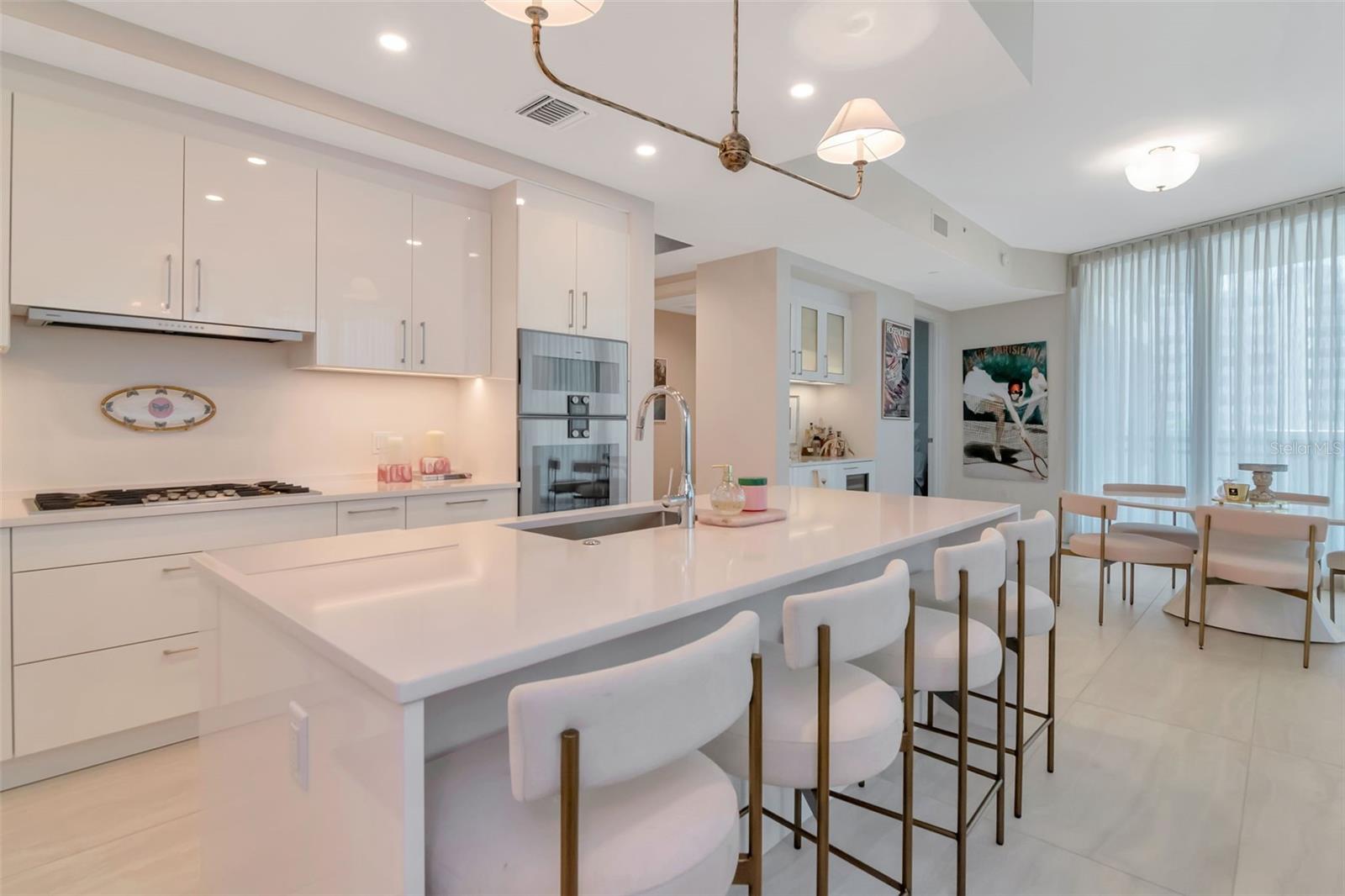 HYDE PARK HOUSE CONDO - Residential