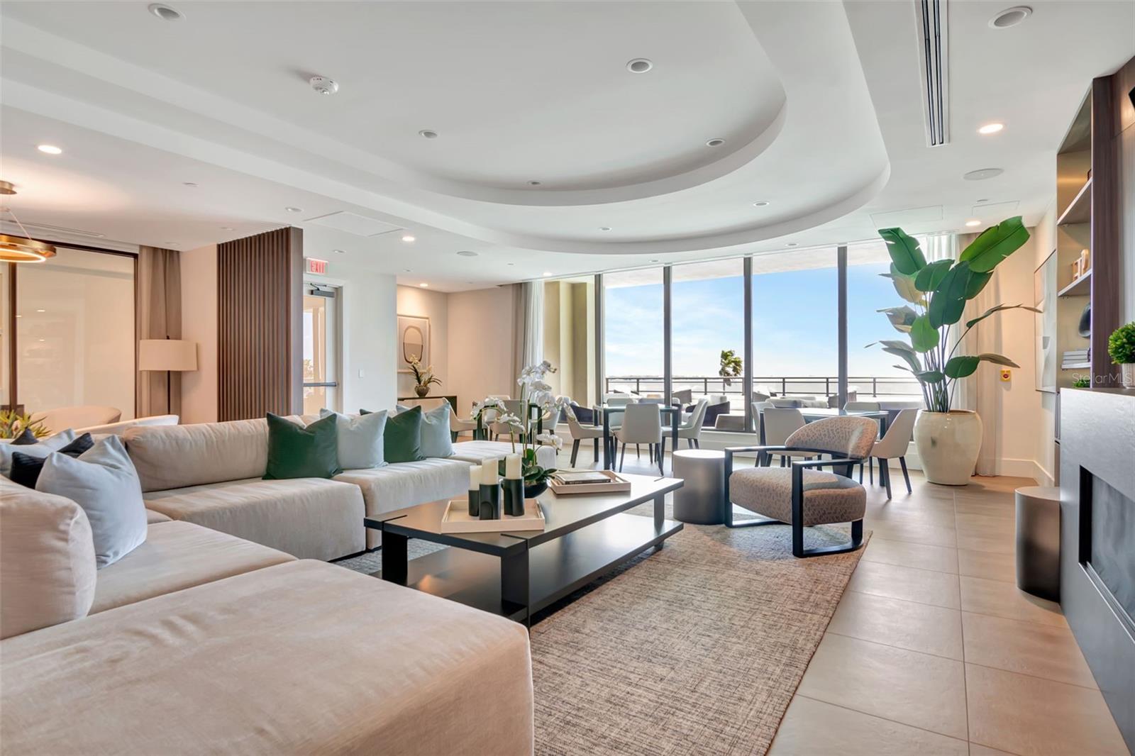 HYDE PARK HOUSE CONDO - Residential