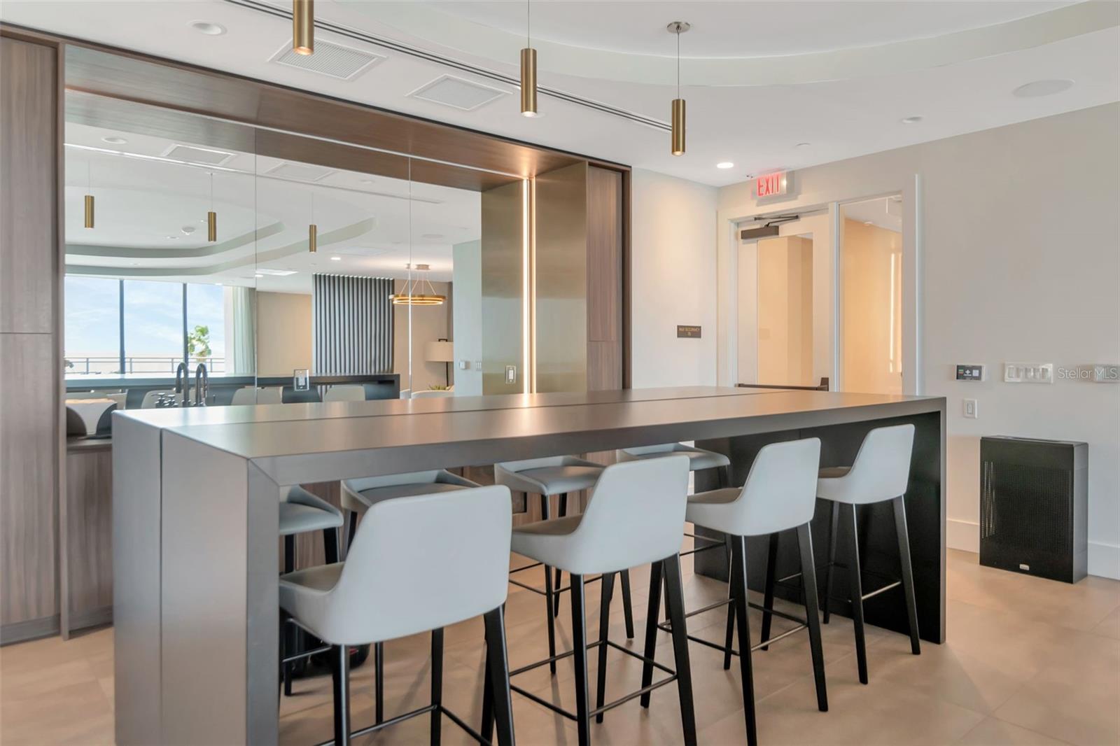 HYDE PARK HOUSE CONDO - Residential