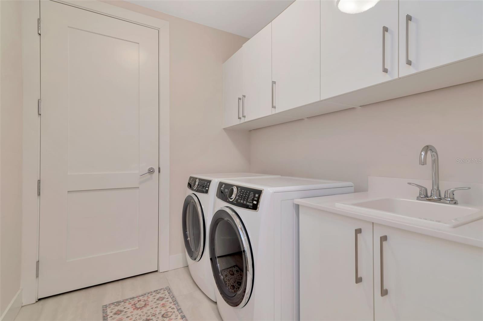 HYDE PARK HOUSE CONDO - Residential